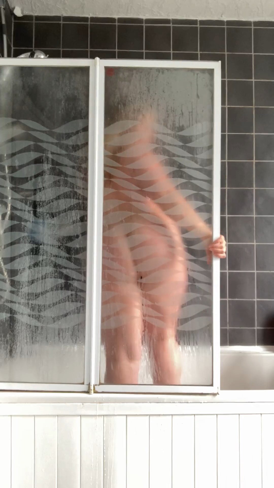 Bettybooty28 – MP4/Full HD – Fun in the shower (Exclusive)
